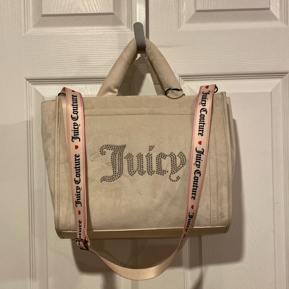 Juicy Couture Handbags - BNWT JUICY COUTURE Extra Spender Large Tote in Angel White